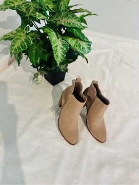 MIA Taupe Pointed Toe Ankle Booties